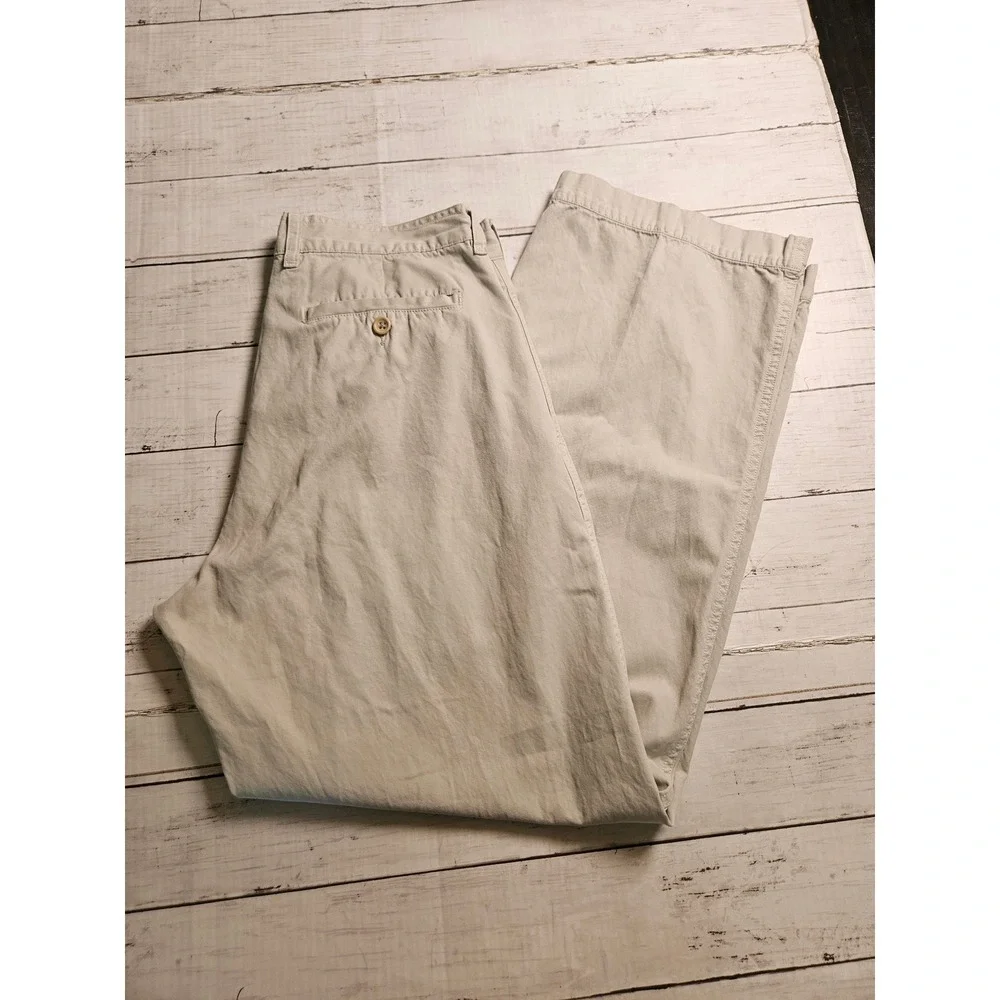 Banana Republic Mens 32R Wide Leg Chino Pants Beige Cotton Trousers Relaxed
